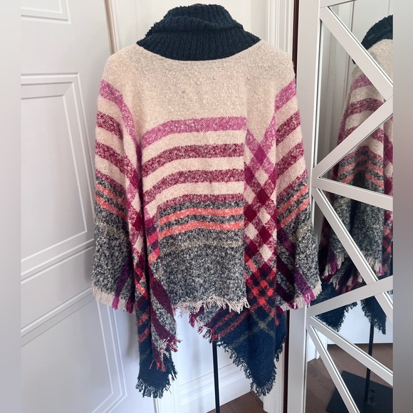 Women’s multi-colored Poncho, One Size, from VICI COLLECTION - Picture 2 of 2